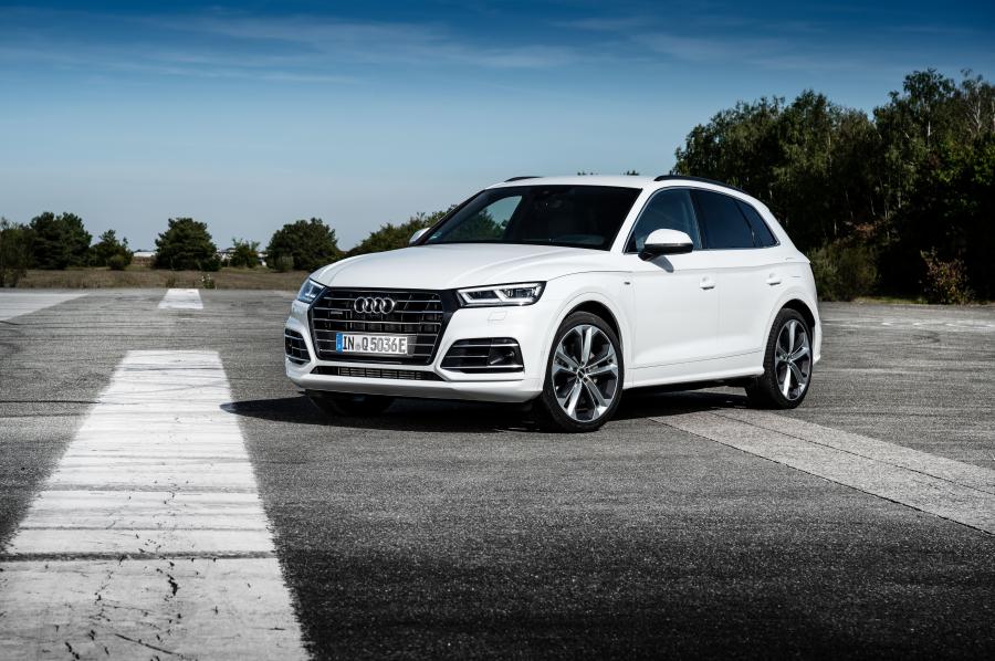  Audi Q5 55 TFSI e Quattro S-Line 2019 года  (WW) (фото 35 из 43)